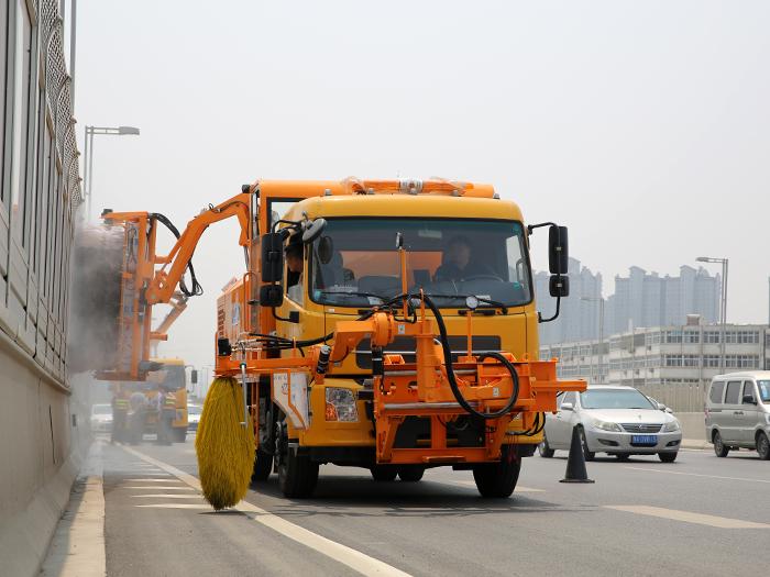 隧道清洗車 / 墻面清洗車